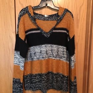 Hem & Thread Like New Hooded Sweater size L